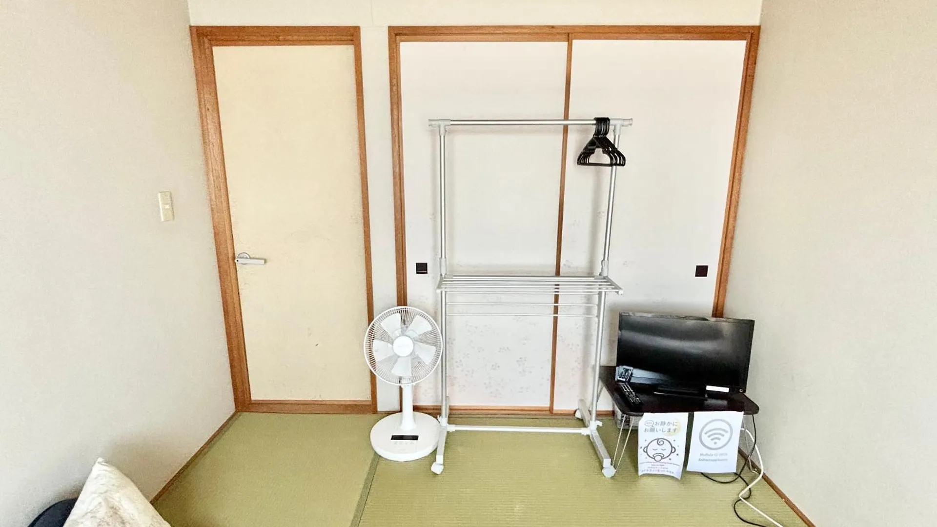 Homestay Sharedhouse Shinrinkei: Free Parking & Aso Station Shuttle Apartment Sapporo Japan